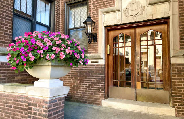 6554 N Glenwood Ave photos photos