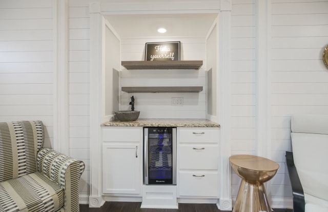 2285 East Red Bridge RoadBEDROOM 3A - 658790https://livehomeroom.com/2404 Gallery 4