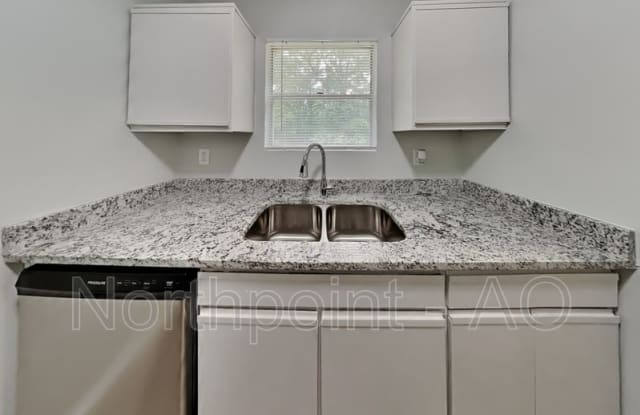 5654 Bradley Cir - 5654 Bradley Circle, DeKalb County, GA 30038