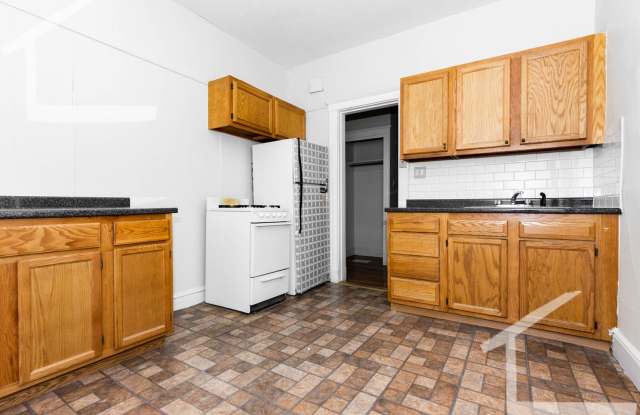Nicely updated 1 bed in a prime location near the Green Line in Brighton. photos photos