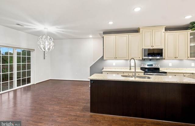 13913 HOLLOW WIND Way Gallery 4