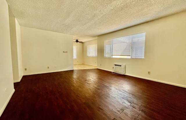 471 Ballentyne St #49- Large upper 2 bed 2 bath corner unit W/ Community pool photos photos