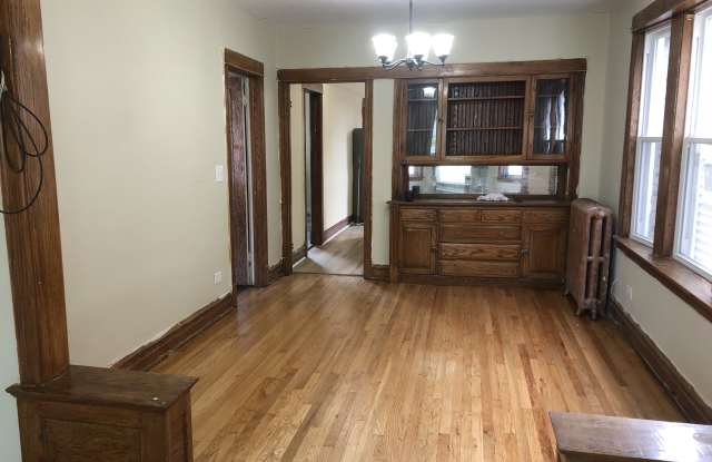 1623 North Troy Street Gallery 3
