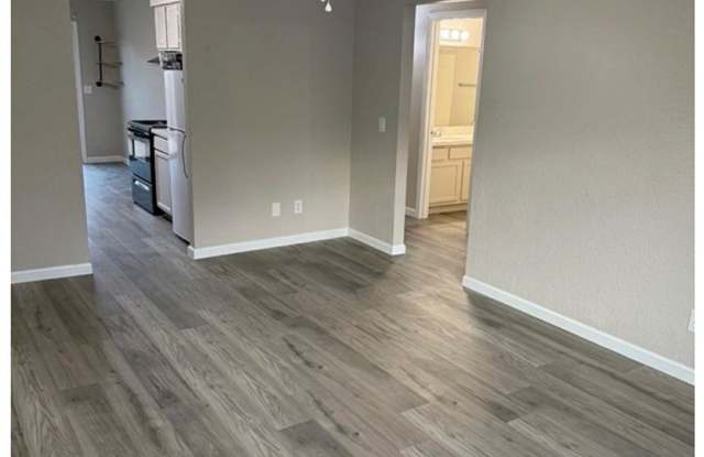 New remodeled 2 bedroom 1 bath unit with private patio and full size washer and dryer hookups!! Gallery 3