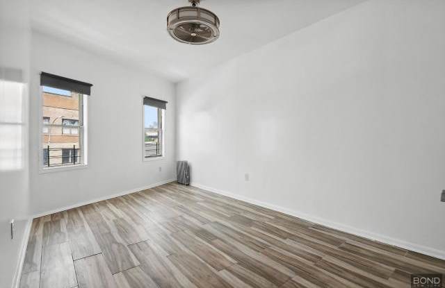 621 Washington Avenue Gallery 4