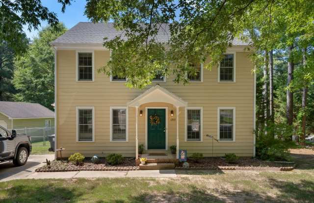 Available Early October - Adorable 3 Bed, 2.5 Ba W/ Large Fenced-In Backyard photos photos