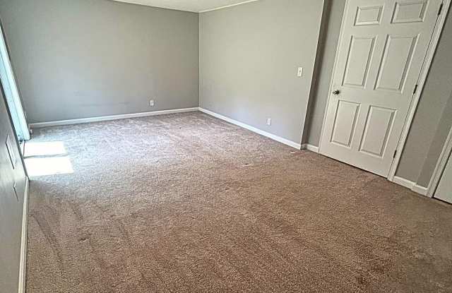 715 ACORN Court Gallery 4