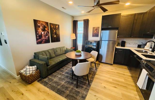 505 Sparella Street - B Gallery 3
