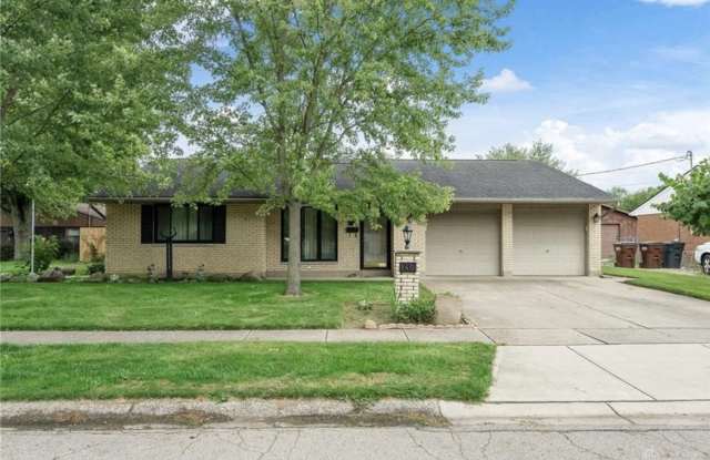 140 Redbud Dr photos photos