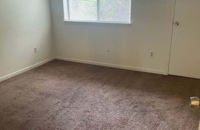 Two Bedroom, Two Bathroom Florida Rd Apt with Convenient Location! photos photos