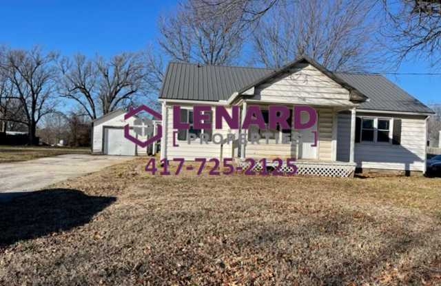 Spacious 3 Bedroom Home! - 1205 South Lillian Avenue, Bolivar, MO 65613