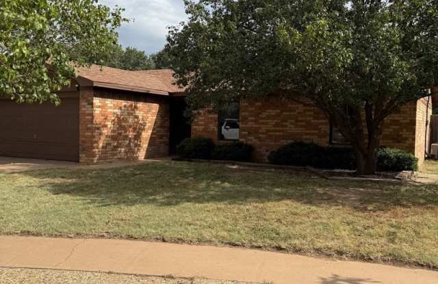 Updated 3-2-2 in Northwest Lubbock Near TCH, Medical, and shopping photos photos