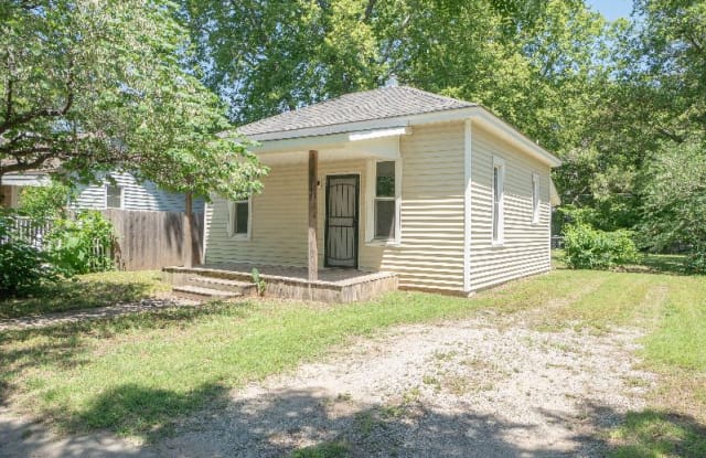 346 N Vine St - 346 North Vine Street, Wichita, KS 67203