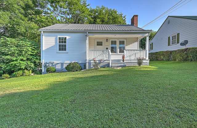 608 Forest St photos photos