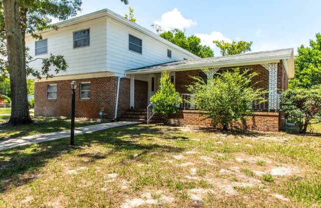 5943 Jaguar Dr W - 5943 West Jaguar Drive, Jacksonville, FL 32244