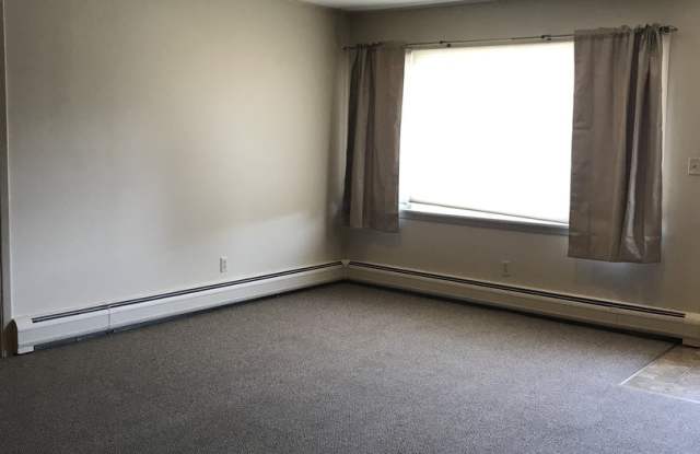 Spacious 3-Bedroom, 4 Plex – Pet Friendly - 905 West Villard Street, Bozeman, MT 59715