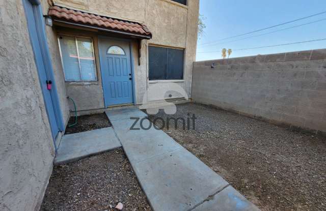 Charming 2-Bedroom Townhome Gallery 4