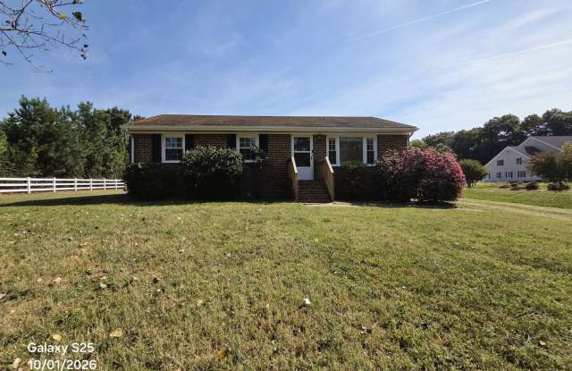 All brick rancher in Chesterfield on huge corner lot. Gallery 1