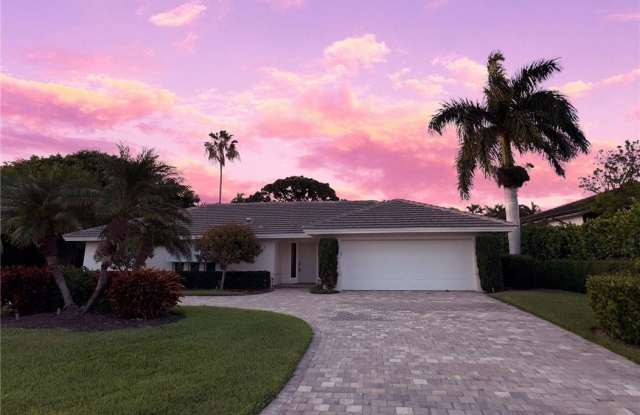 635 Fountainhead Lane photos photos