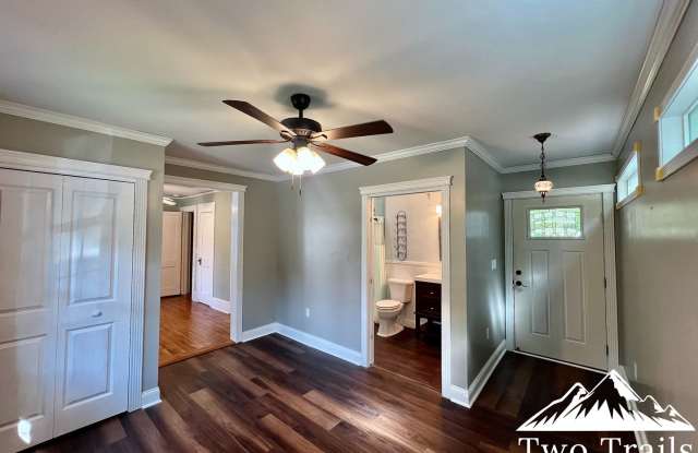 FULL RV HOOKUP + UTILITIES INCLUDED Gallery 4