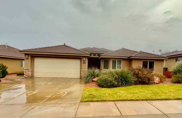 Lovely Pet-Friendly 4-BR Home in Ivins photos photos
