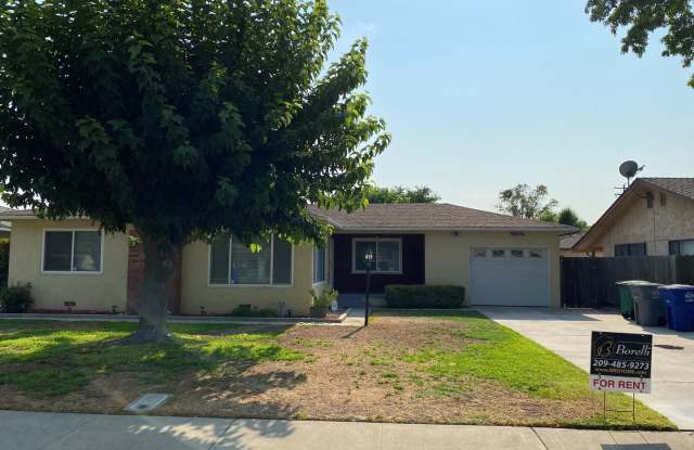 3 Bedroom 2 Bath in Mature Neighborhood for Rent! photos photos