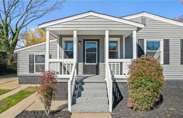 1007 East Russell Court photos photos