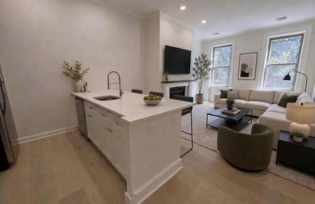 1703 Green St - 4 photos photos
