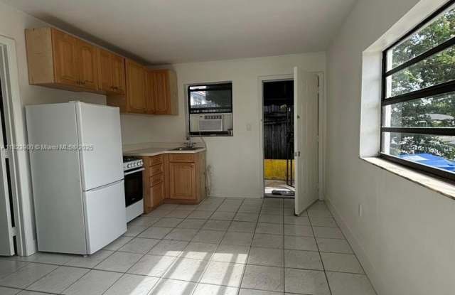 1660 SW 24th Ave photos photos