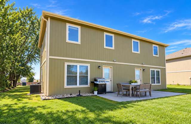 Welcome to Your Spacious New Home in the Heart of St. George! Gallery 3