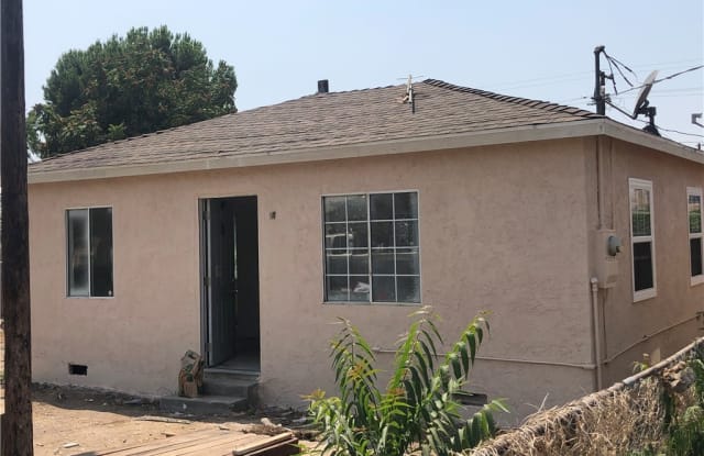 511 Beardsley Avenue - 511 Beardsley Avenue, Oildale, CA 93308