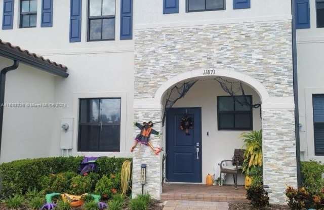 11871 SW 247th Ter - 11871 Southwest 247th Terrace, Princeton, FL 33032
