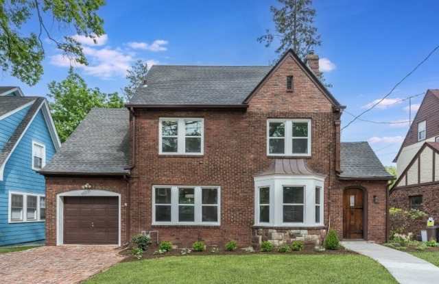 186 Gregory Ave photos photos