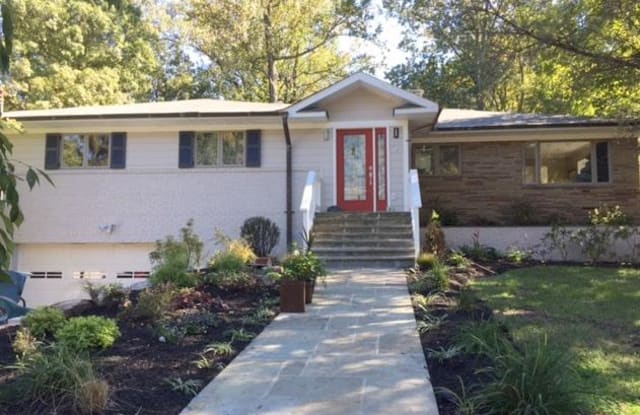 5673 BENT BRANCH ROAD - 5673 Bent Branch Road, Brookmont, MD 20816