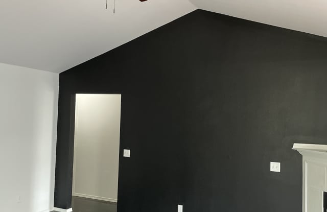 1607 Cresent St Gallery 2