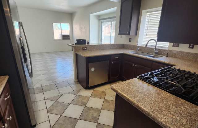 5720 Opal Ave, Palmdale, Ca, 93552, Usa Gallery 4