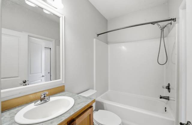 1Bd/1Ba Sammamish Condo Gallery 4