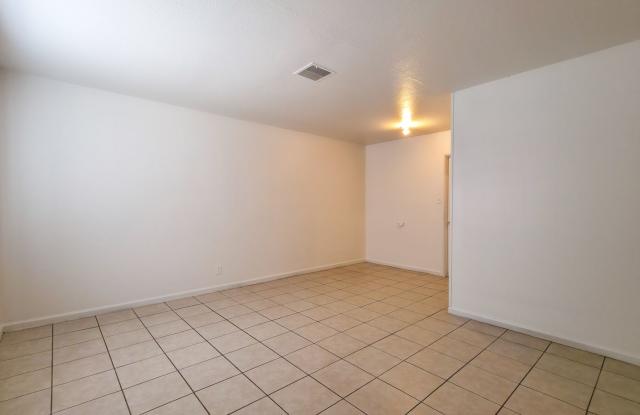 Cozy 1-bedroom / 1-bathroom Apartment Available for Lease in Yuma, AZ! photos photos