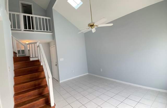Very cute 2 bedroom/2 bath unfurnished condo photos photos