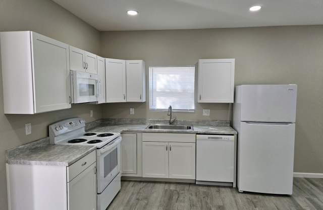 1334 Delaware Ave - 1334 Delaware Avenue, Knoxville, TN 37921