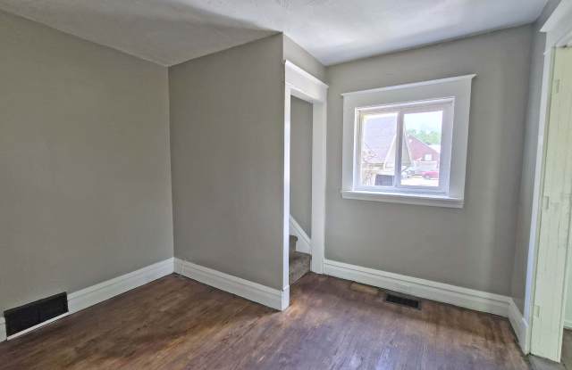 2311 Oakwood Avenue Gallery 2