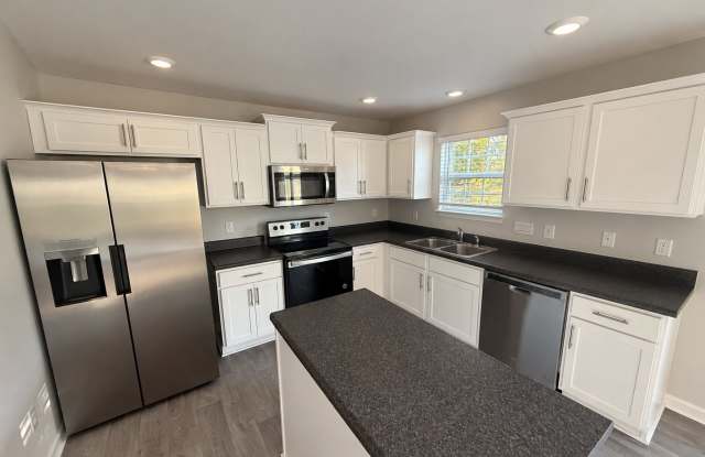 Spacious 4-Bedroom Home with Office and Loft in Brightwood Farm Gallery 3
