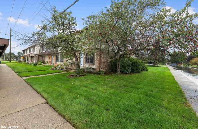 16880 Kingsbrooke Drive Gallery 3