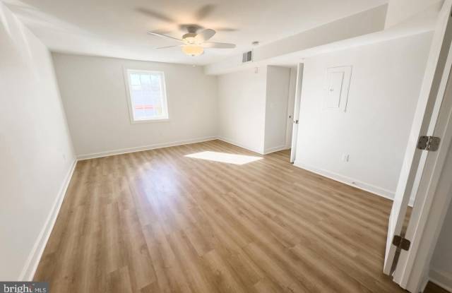 380 BROADVIEW Avenue Gallery 4