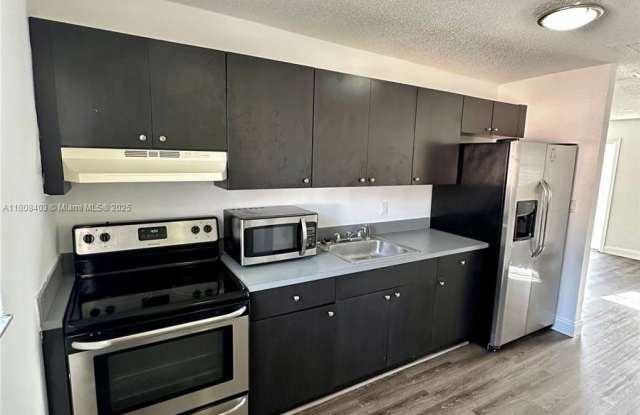 11465 SW 215th St photos photos
