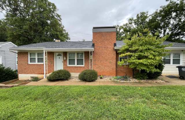702 Crestwood Circle - 2 photos photos
