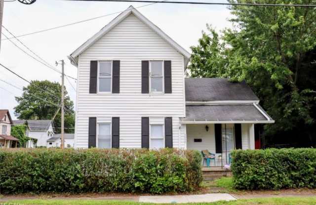 Large 4 bedroom home available for rent - Canton NE photos photos