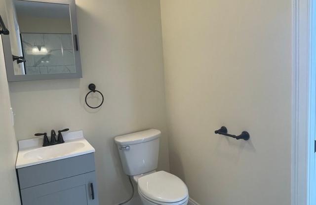 74 Elmwood Ave, Burlington, VT | Newly Renovated 6 Bedroom House Near UVM & Downtown | June 2027 photos photos