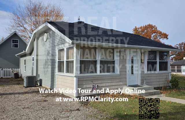 Available Now!!! 2 Bed/1 Bath Cottage on the Lake photos photos