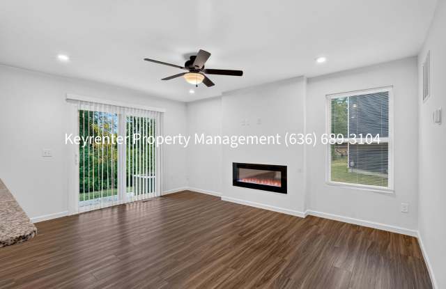 Modern 3-Bedroom Townhouse with Attached Garage & Resort-Style Amenities! Gallery 4